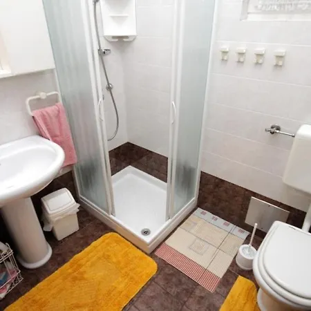 With A Parking Space - 7831 אופטיה